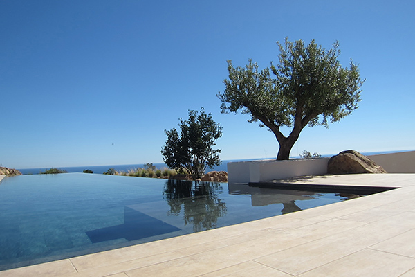 CORSICA_LOCATION_VILLA_POOL