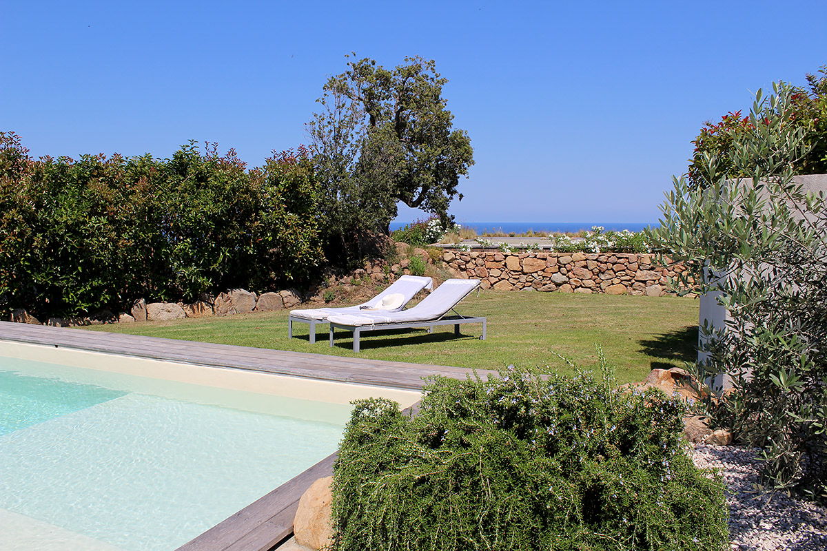 Villas A Louer En Corse Bord De Mer Et Piscine A Solenzara
